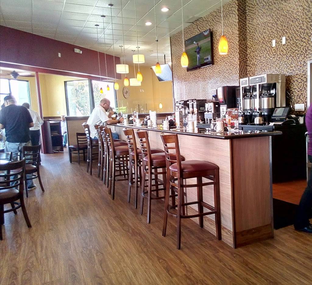 The Broken Yolk Cafe | restaurant | 1501 Rimpau Ave #101, Corona, CA 92881, USA | 9515309655 OR +1 951-530-9655