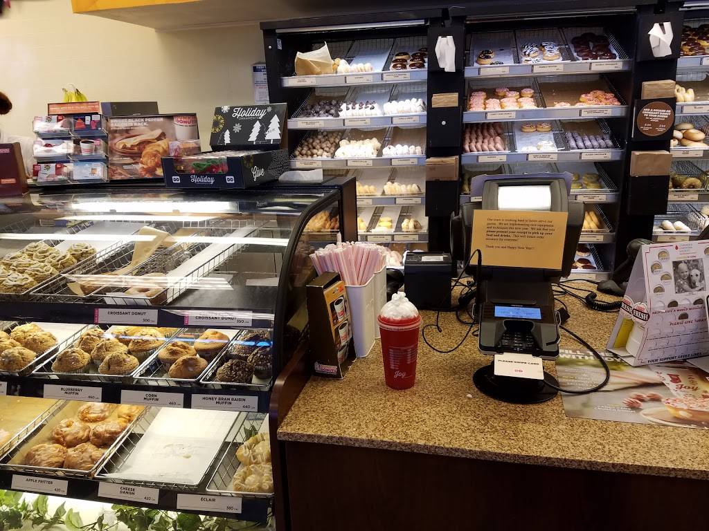 Dunkin Donuts | cafe | 18003 Highwoods Preserve Pkwy, Tampa, FL 33647, USA | 8139717547 OR +1 813-971-7547