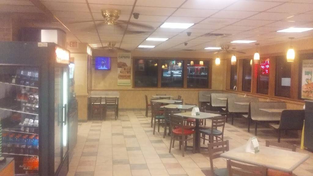 Subway | restaurant | 5105 Manchester Rd, Akron, OH 44319, USA | 3306457849 OR +1 330-645-7849