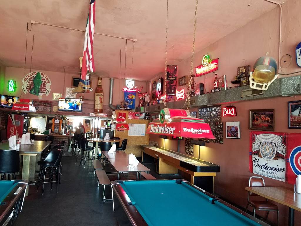 Pickled Petes Bar & Grill | restaurant | 303 E McKay St, Frontenac, KS 66763, USA | 6202313391 OR +1 620-231-3391