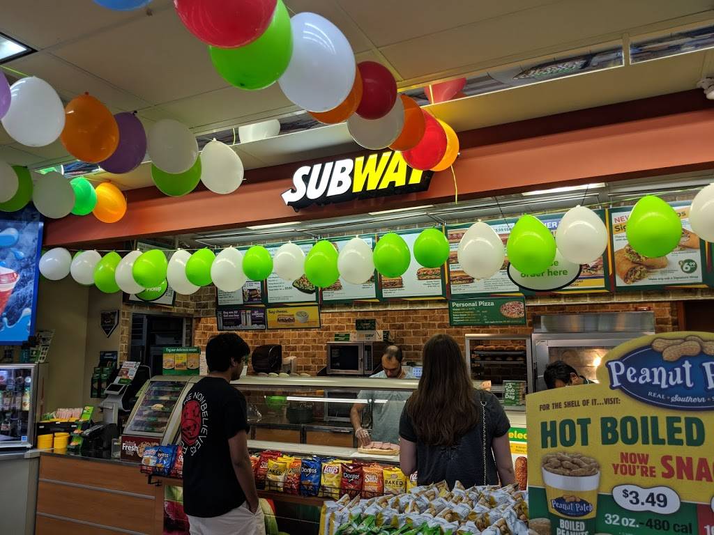 Subway Restaurants | restaurant | 2401 Sanders Rd, Northbrook, IL 60062, USA | 8473260301 OR +1 847-326-0301