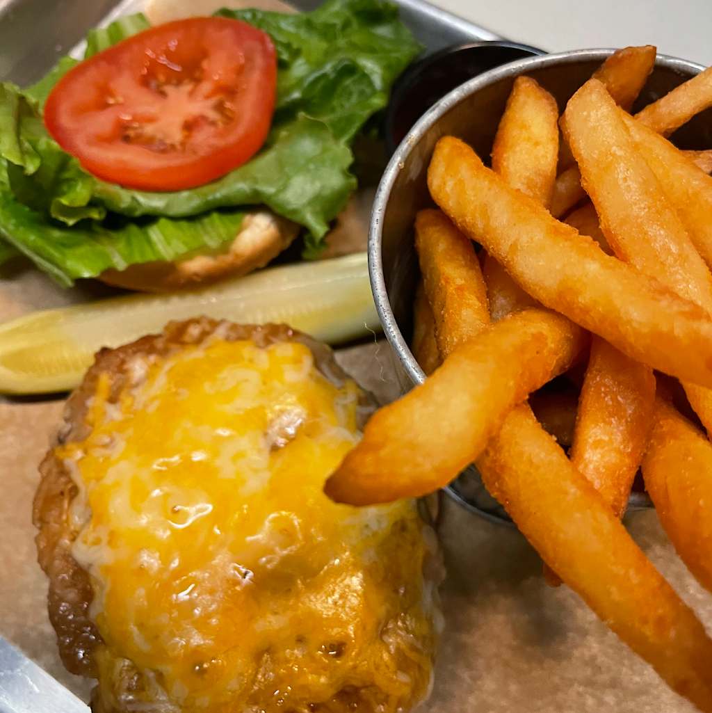 Twins Irish Pub | restaurant | 421 9th Ave, New York, NY 10001, USA | 2126431688 OR +1 212-643-1688