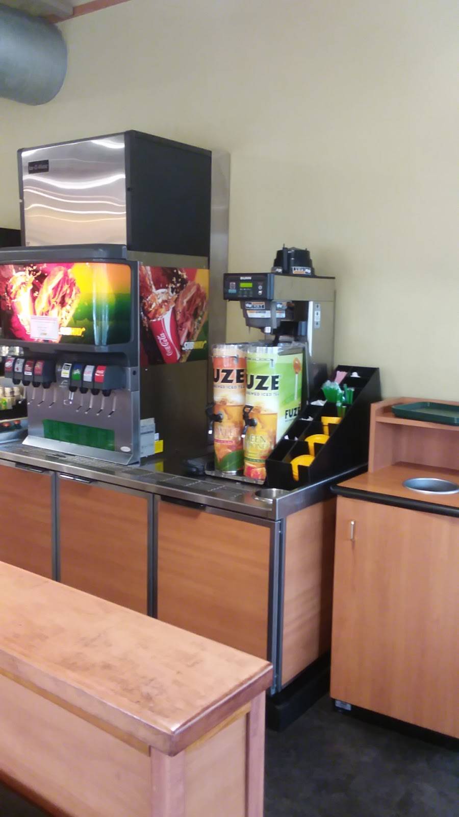 Subway | restaurant | 5430 W Cypress Ave, Visalia, CA 93277, USA | 5597131202 OR +1 559-713-1202