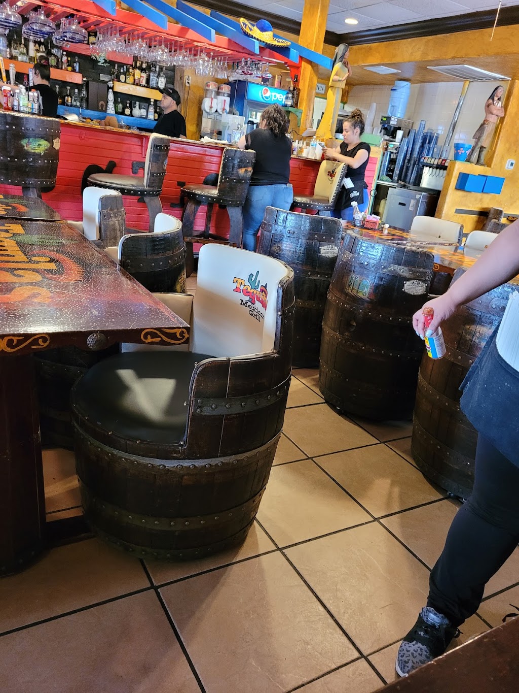 Tequilas Mexican Grill | restaurant | 2306 E Kansas Ave, Garden City, KS 67846, USA | 6202754362 OR +1 620-275-4362