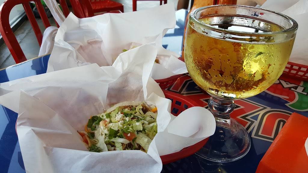 Fuzzys Taco Shop | restaurant | 201 E 9th St #100, Coralville, IA 52241, USA | 3193591644 OR +1 319-359-1644