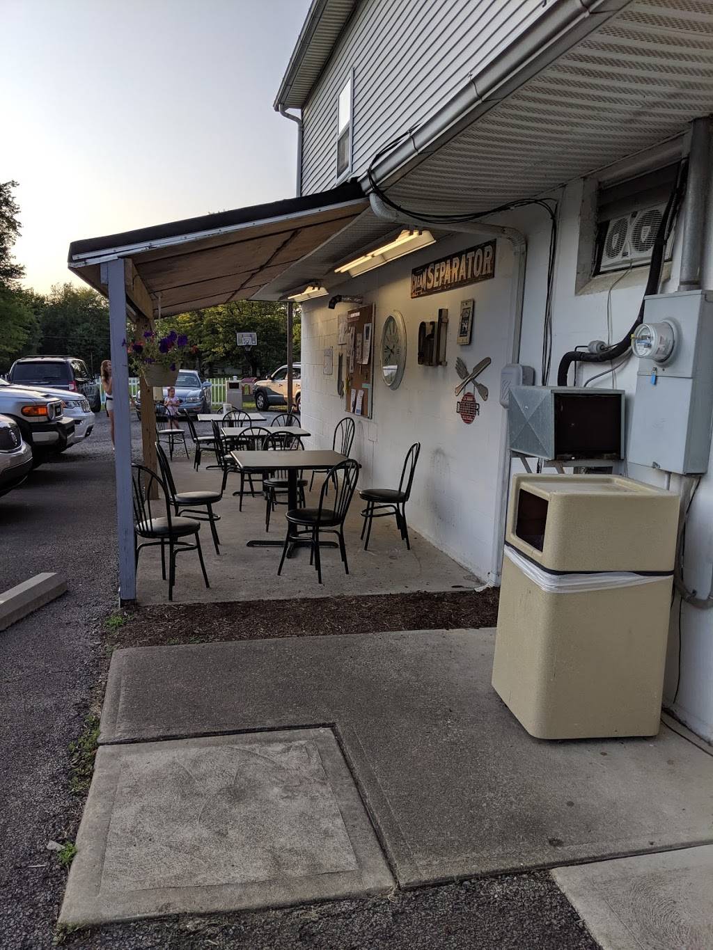 Lickety Split | restaurant | 720 Venango Ave, Cambridge Springs, PA 16403, USA | 8143988344 OR +1 814-398-8344