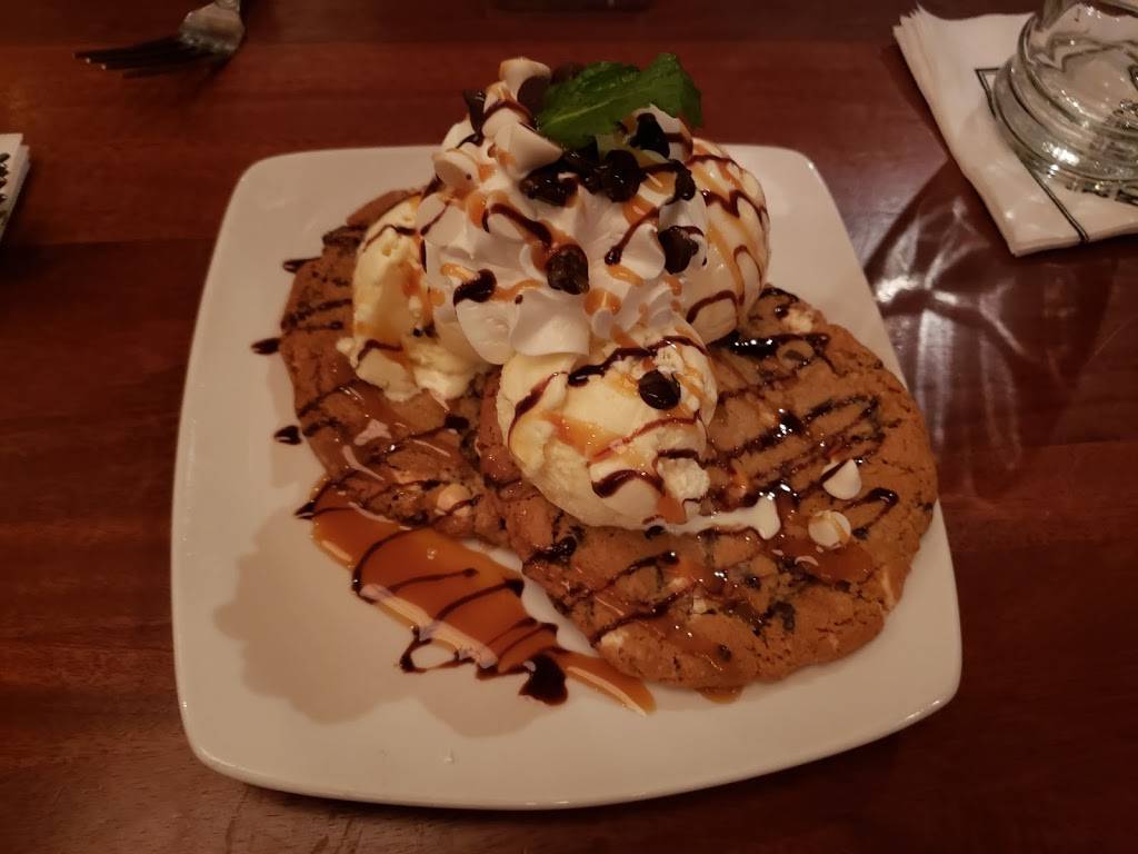 Claim Jumper Restaurants | restaurant | 190 S State College Blvd, Brea, CA 92821, USA | 7145299061 OR +1 714-529-9061