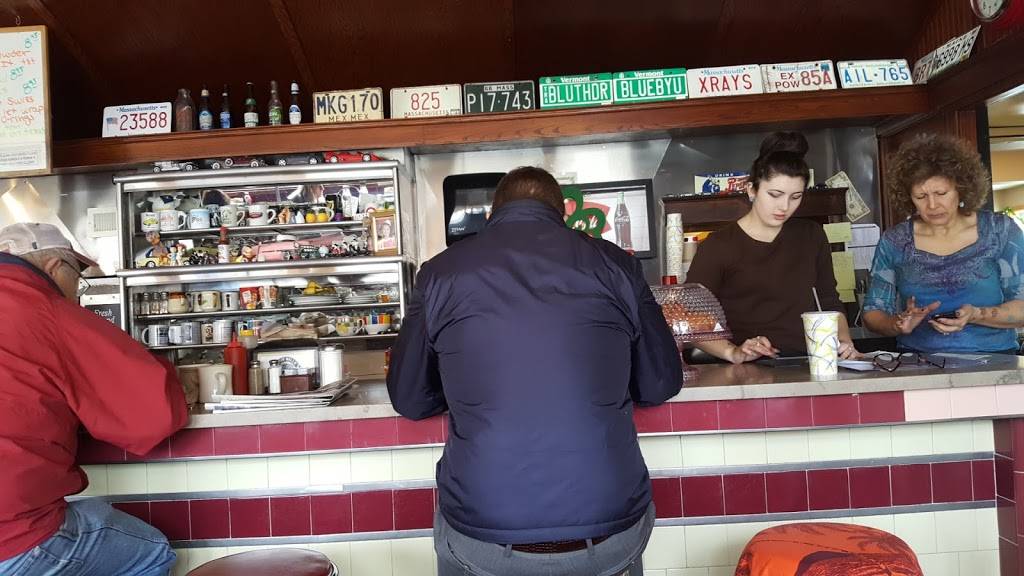 Dinkys Blue Belle Diner | cafe | 70 Clinton St, Shrewsbury, MA 01545, USA | 5088560844 OR +1 508-856-0844