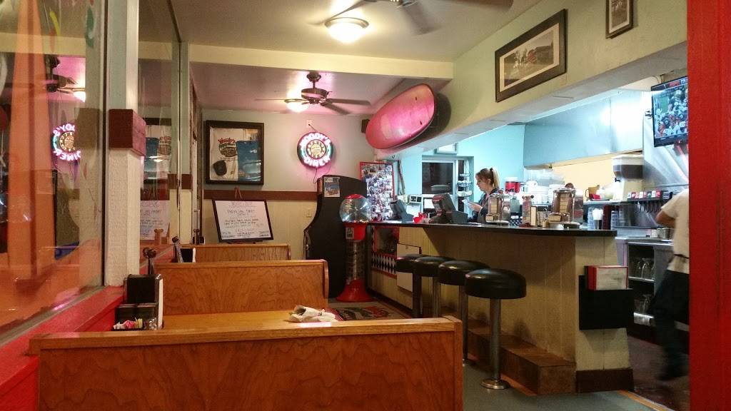 Woodys Diner | restaurant | 7871 Warner Ave, Huntington Beach, CA 92647, USA | 7148489936 OR +1 714-848-9936