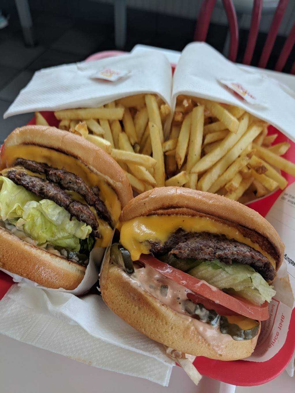 In-N-Out Burger | restaurant | 12890 Gregg Ct, Poway, CA 92064, USA | 8007861000 OR +1 800-786-1000