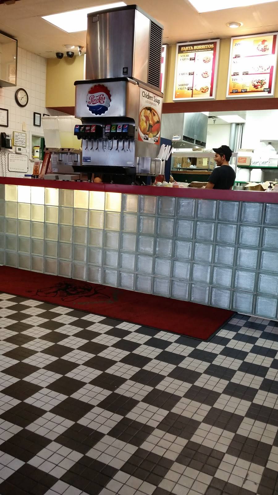 El Famous Burrito | restaurant | 15914 S Harlem Ave, Tinley Park, IL 60477, USA | 7084297072 OR +1 708-429-7072