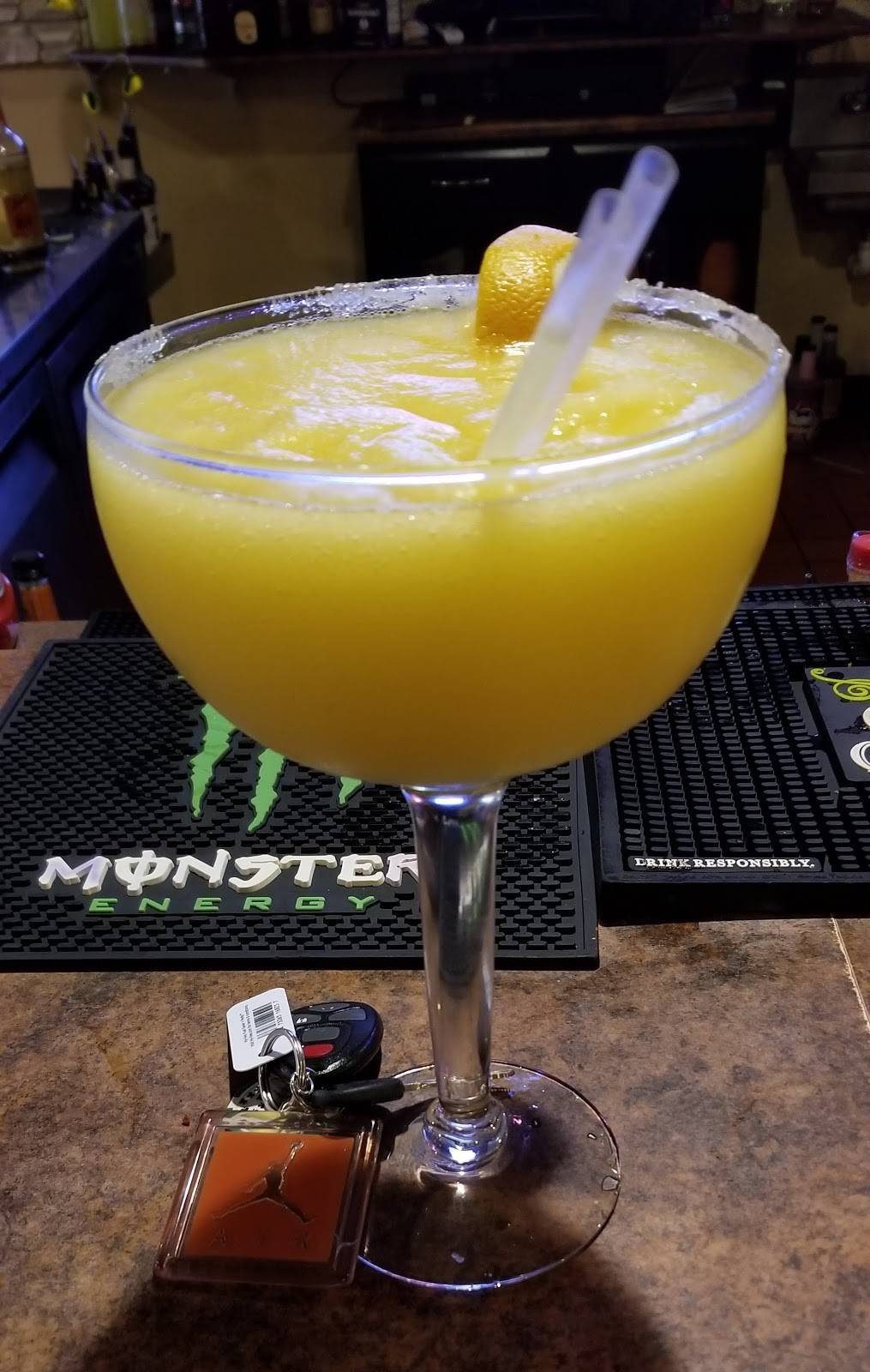 Los Compadres | restaurant | 2825 6th St SW, Cedar Rapids, IA 52404, USA | 3198261870 OR +1 319-826-1870