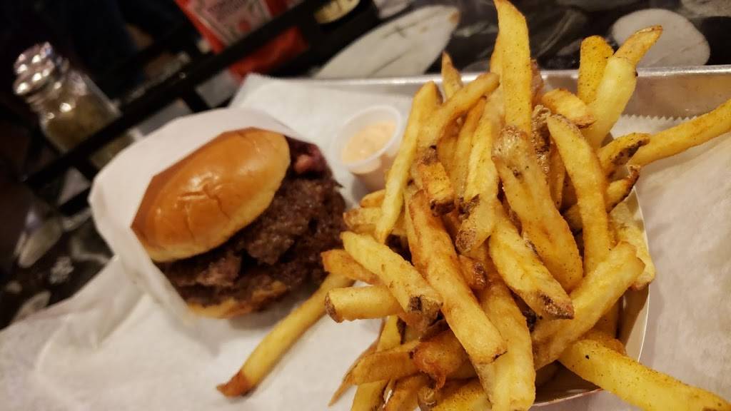 Burger 7 | restaurant | 4533 Duke St, Alexandria, VA 22304, USA | 5712578296 OR +1 571-257-8296