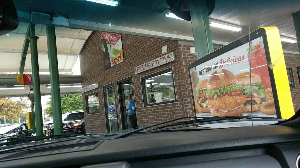 Sonic Drive-In | restaurant | 2460 Poplar Ave, Memphis, TN 38112, USA | 9013240850 OR +1 901-324-0850