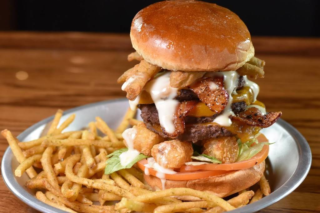 Coachs Sports Bar & Grill | restaurant | 2046 S Bend Ave, South Bend, IN 46635, USA | 5743875601 OR +1 574-387-5601