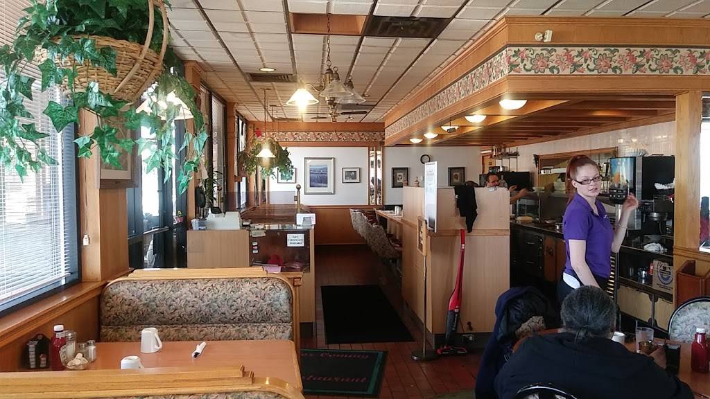 Reflections Family Restaurant | restaurant | 4248, 2913 Taylor Ave, Racine, WI 53405, USA | 2626372243 OR +1 262-637-2243