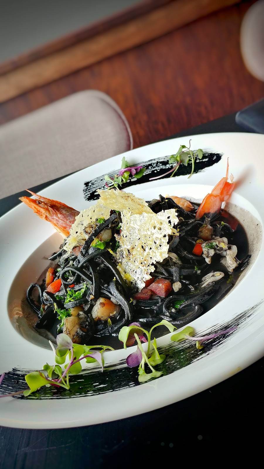 Blu 57 Seafood & Small Plates | restaurant | 5701 N Clark St, Chicago, IL 60660, USA | 7739440575 OR +1 773-944-0575