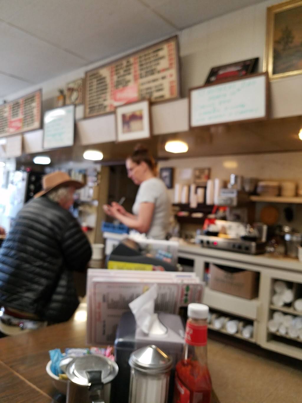 Holliston Grill | restaurant | 802 Washington St, Holliston, MA 01746, USA | 5084291228 OR +1 508-429-1228