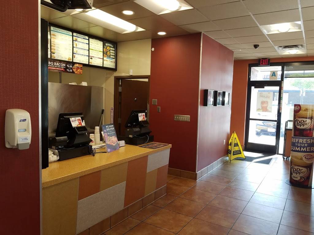 Jack in the Box | restaurant | 1430 E Valley Pkwy, Escondido, CA 92027, USA | 7607414981 OR +1 760-741-4981