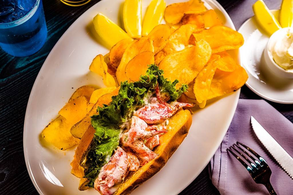 Tavern on the Point | restaurant | 6724 N Northwest Hwy, Chicago, IL 60631, USA | 7738676300 OR +1 773-867-6300