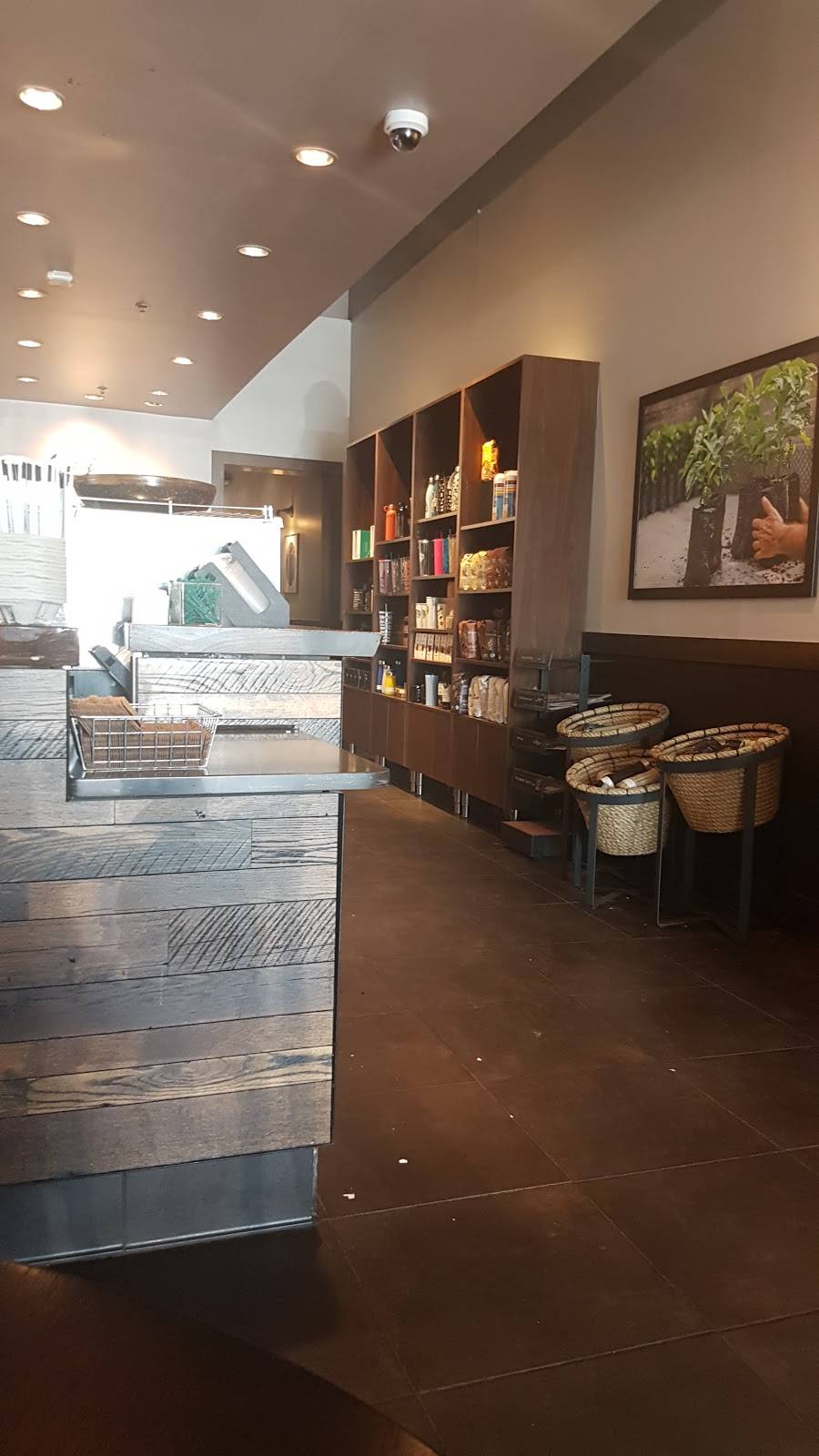 Starbucks | cafe | 4141 Easton Loop E, Columbus, OH 43219, USA | 6143422823 OR +1 614-342-2823