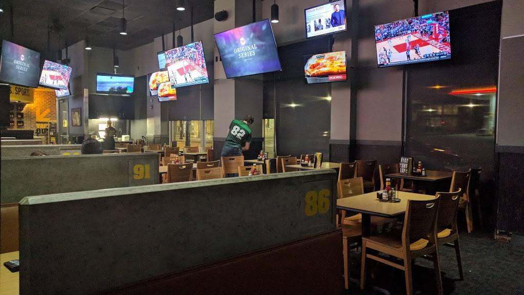 Buffalo Wild Wings | meal takeaway | 200 Calhoun St, Cincinnati, OH 45219, USA | 5132819464 OR +1 513-281-9464