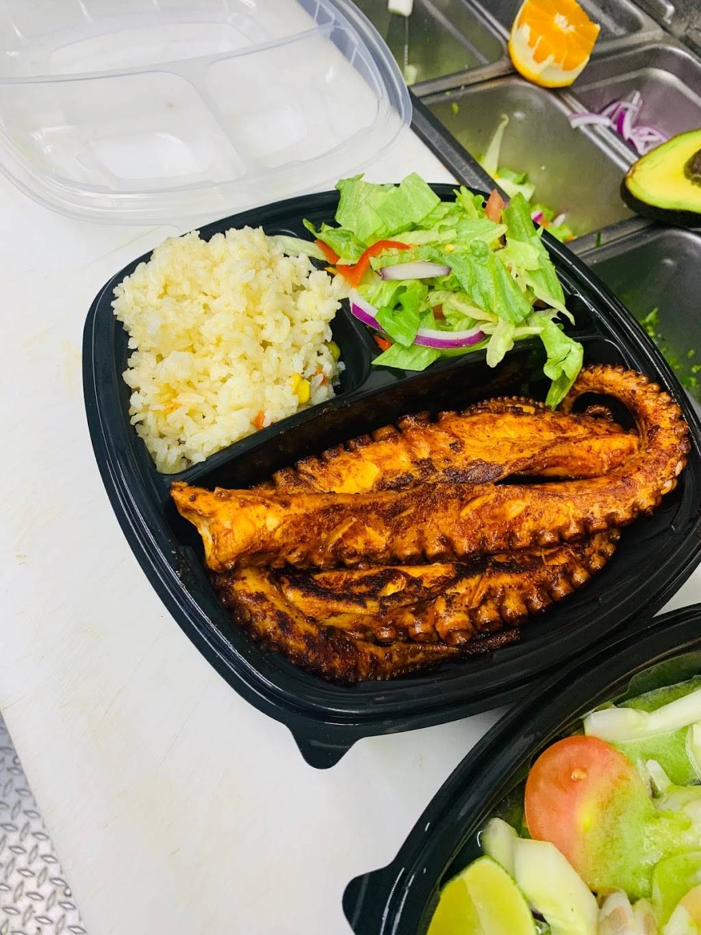 Mariscos La Perla Tapatia | restaurant | 4590 Summer Ave, Memphis, TN 38122, USA | 9018256702 OR +1 901-825-6702