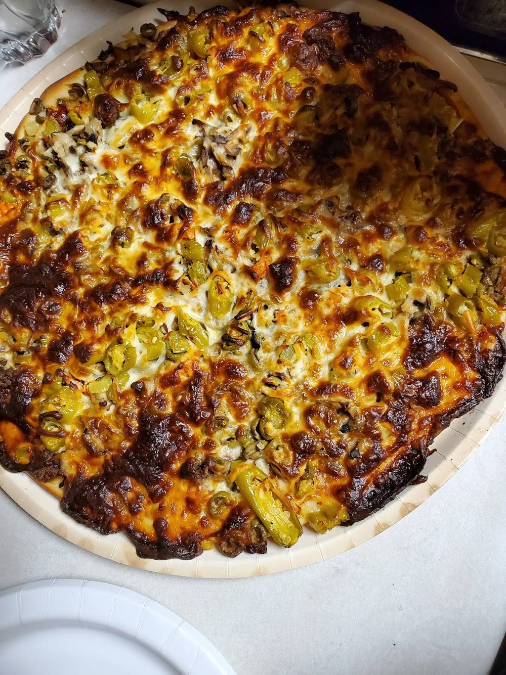 Reds Savoy Pizza | restaurant | 143 Snelling Ave N, St Paul, MN 55104, USA | 6516466400 OR +1 651-646-6400