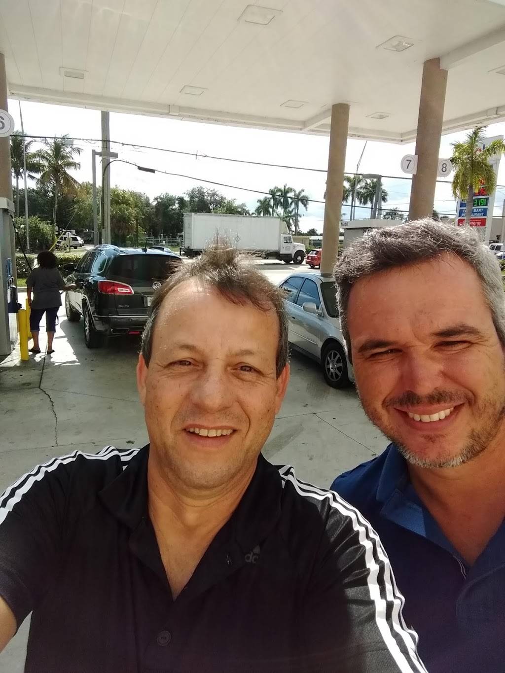 La Estacion | restaurant | 3151 W Hallandale Beach Blvd, Hallandale Beach, FL 33009, USA | 9542486900 OR +1 954-248-6900