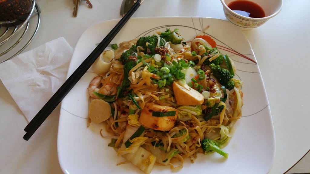 Pho Nhu Trang | restaurant | 3698 W Waters Ave, Tampa, FL 33614, USA | 8139356163 OR +1 813-935-6163