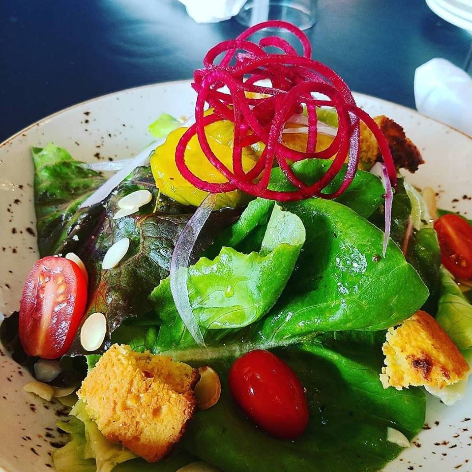 The Standard Plate & Pour | restaurant | 207 E Main St, New Albany, IN 47150, USA | 8125901055 OR +1 812-590-1055