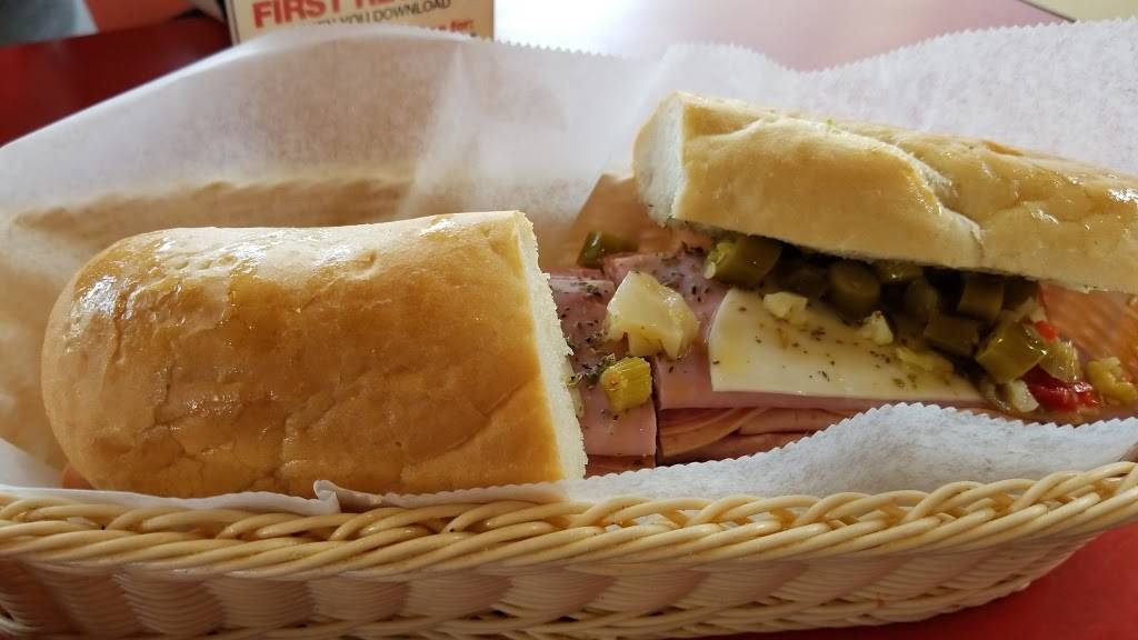 Tonys Subs | meal takeaway | 1480 Waukegan Rd, Deerfield, IL 60015, USA | 8479407352 OR +1 847-940-7352