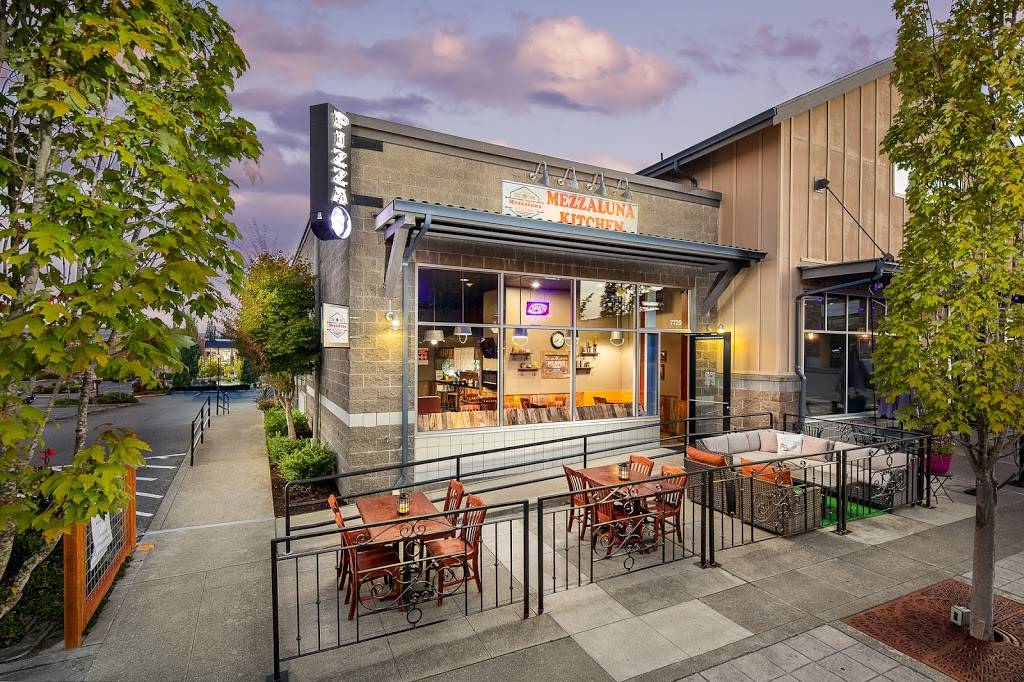 Mezzaluna Kitchen | restaurant | 7729 Center Blvd SE, Snoqualmie, WA 98065, USA | 4252929994 OR +1 425-292-9994