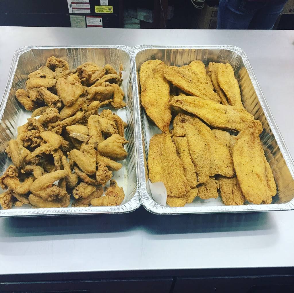 Southfield Fish & Chicken | restaurant | 25239 Telegraph Rd, Southfield, MI 48033, USA | 2486036000 OR +1 248-603-6000