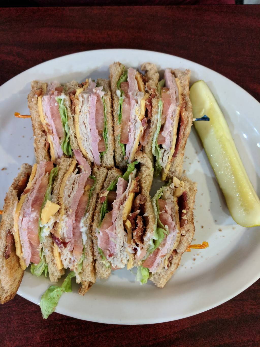 Vees Grill & Coney Island | restaurant | 10500 Chicago Dr, Zeeland, MI 49464, USA | 6167419013 OR +1 616-741-9013