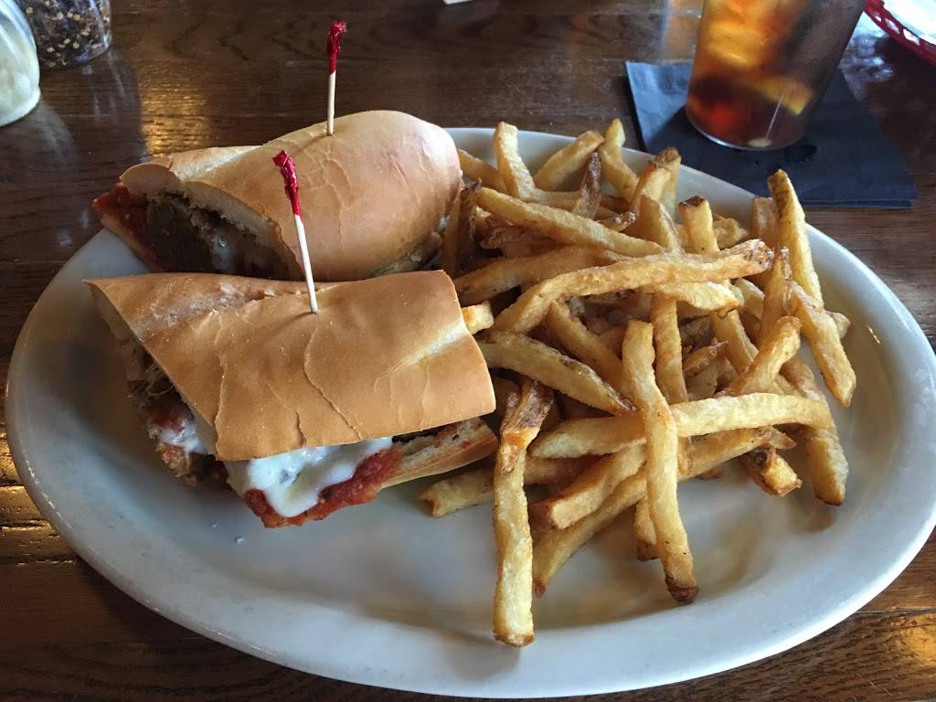 Bryan’s American Grille | night club | 2009 Ogden Ave, Downers Grove, IL 60515, USA | 6307259110 OR +1 630-725-9110