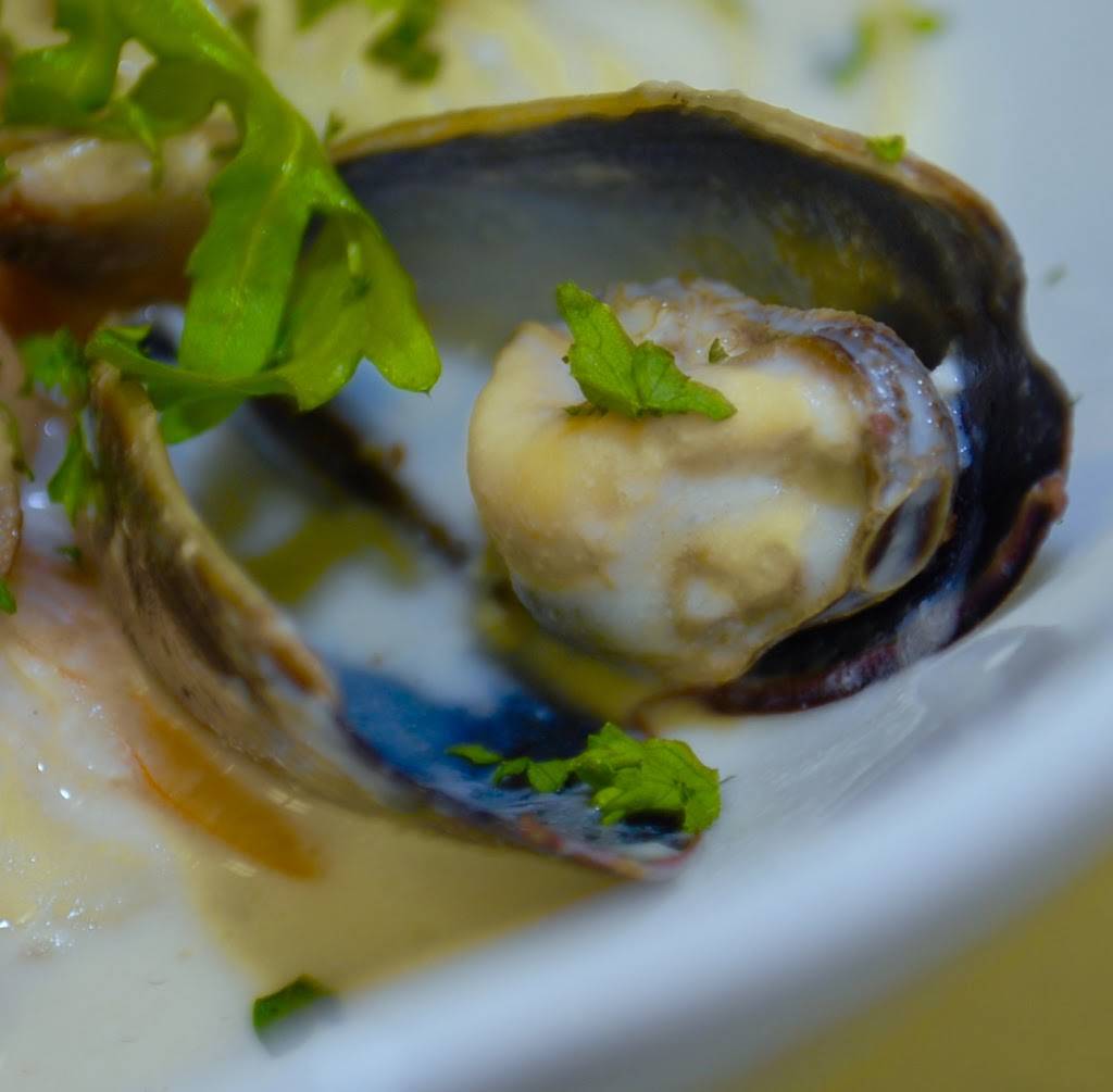 Resto La Bohème - Steak Fruits De Mer - Abats - Couscous Pates - | restaurant | 251 Rue Principale, Saint-Sauveur, QC J0R 1R0, Canada | 4507440504 OR +1 450-744-0504