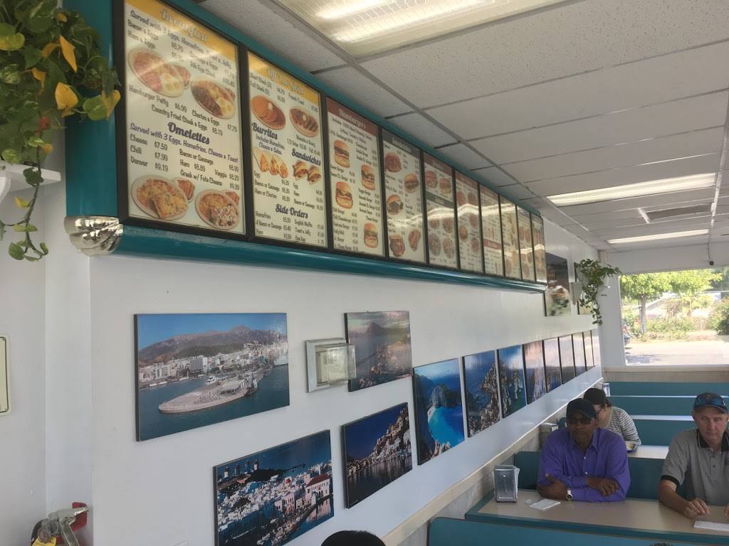 Lucky Greek | restaurant | 3887 Merrill Ave, Riverside, CA 92506, USA | 9516862621 OR +1 951-686-2621