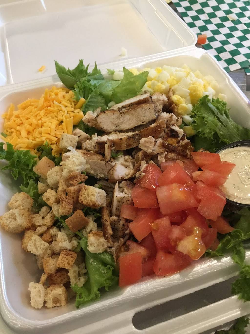 Broken Cup Cafe | cafe | 203 Center St, Senatobia, MS 38668, USA | 6623018574 OR +1 662-301-8574