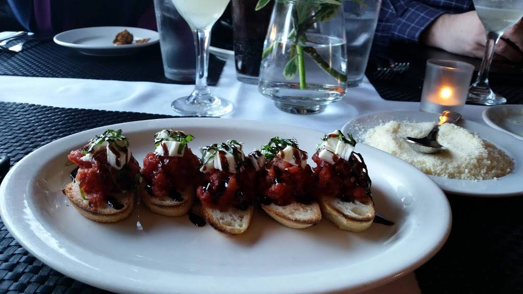 DAmatos Restaurant | restaurant | 222 Sherman Dr, Royal Oak, MI 48067, USA | 2485847400 OR +1 248-584-7400