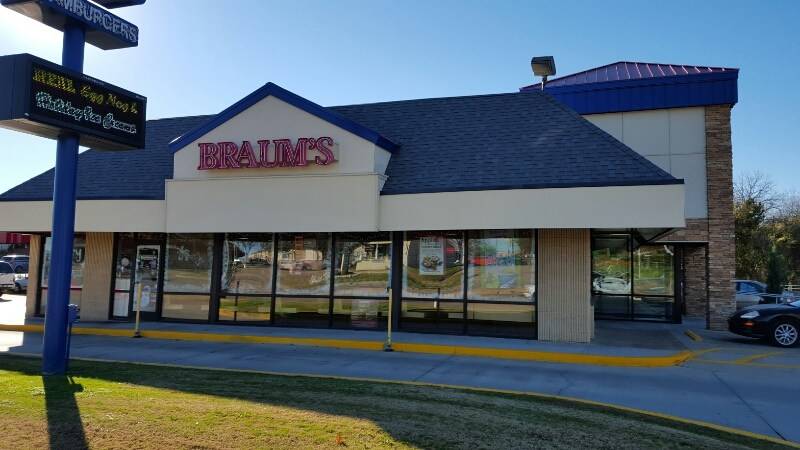 Braums Ice Cream & Burger Restaurant | restaurant | 907 S Cockrell Hill Rd, Duncanville, TX 75137, USA | 9727098946 OR +1 972-709-8946