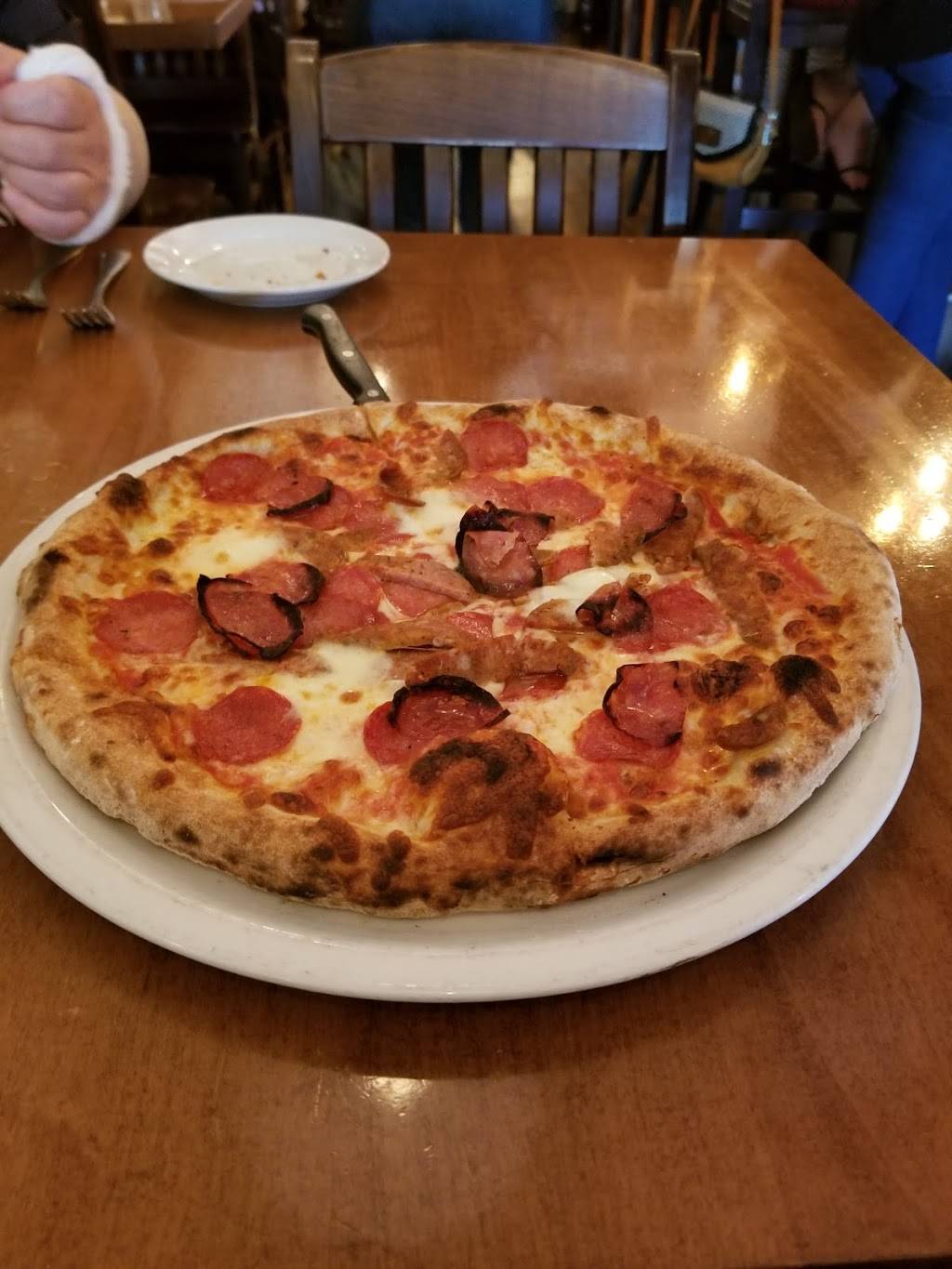 Fratelli | restaurant | 275 Richmond Rd, Ottawa, ON K1Z 6X3, Canada | 6137226772 OR +1 613-722-6772