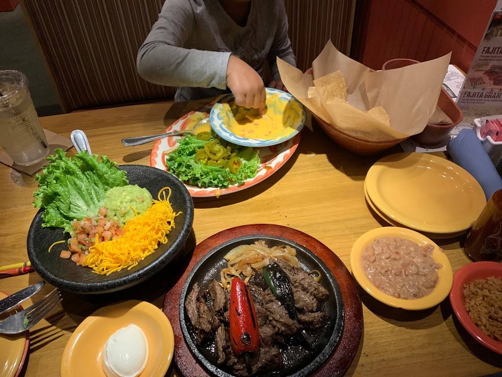 Lupe Tortilla | restaurant | 240 Bass Pro Dr, Round Rock, TX 78665, USA | 5129752440 OR +1 512-975-2440