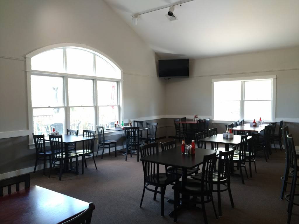 Crossroads Pizza & Subs | restaurant | 21 Route 12 South, Fitzwilliam, NH 03447, USA | 6035857077 OR +1 603-585-7077