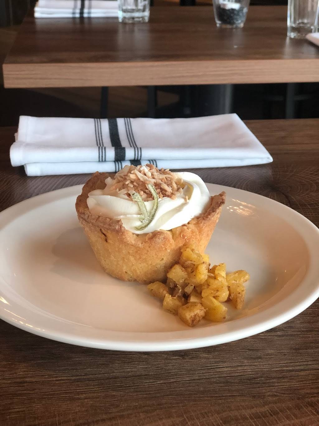 Pepe and Lelas Eatery | restaurant | 1893 Appleby Line, Burlington, ON L7L 0G5, Canada | 9053331000 OR +1 905-333-1000