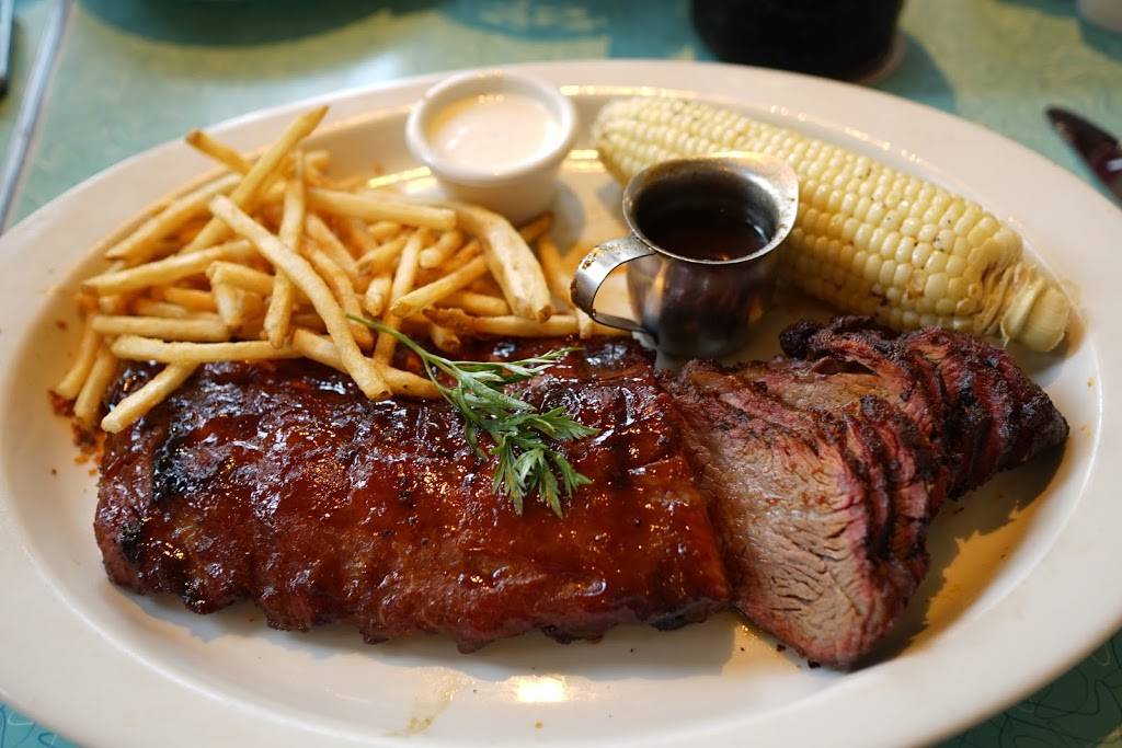 Lucilles Smokehouse Bar-B-Que | restaurant | 2550 Park Ave, Tustin, CA 92782, USA | 7142591227 OR +1 714-259-1227
