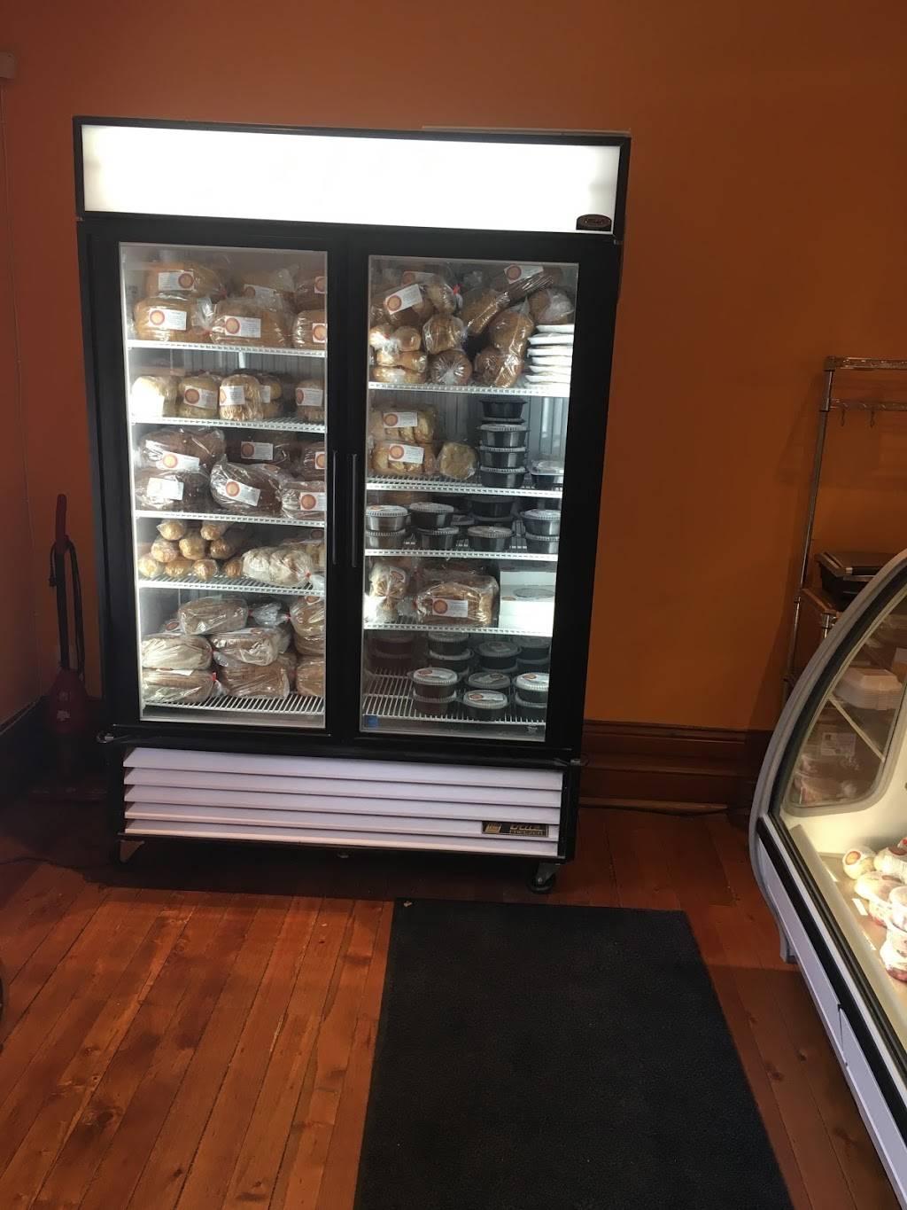 Suzie’s Gluten Free Kitchen | bakery | 7 Ontario St, Grimsby, ON L3M 3G8, Canada | 2892357501 OR +1 289-235-7501