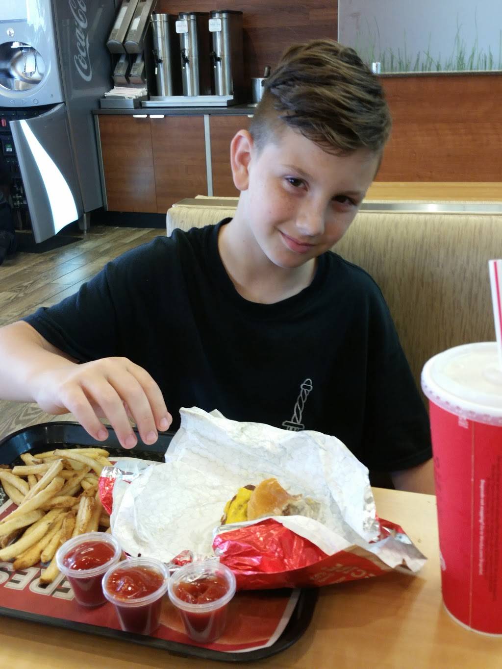 Wendys | restaurant | 685 N Delsea Dr, Glassboro, NJ 08028, USA | 8568633980 OR +1 856-863-3980