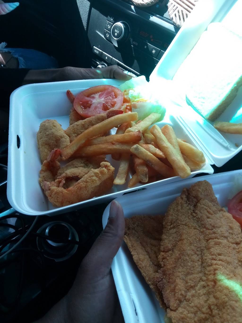 T P Seafood Market & Restaurant | restaurant | 3735 Reed Rd, Houston, TX 77051, USA | 7137310301 OR +1 713-731-0301