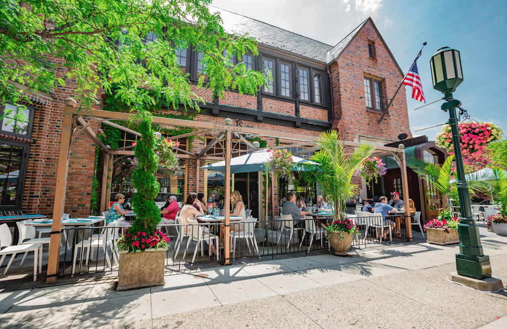 220 Merrill | restaurant | 220 E Merrill St, Birmingham, MI 48009, USA | 2486462220 OR +1 248-646-2220